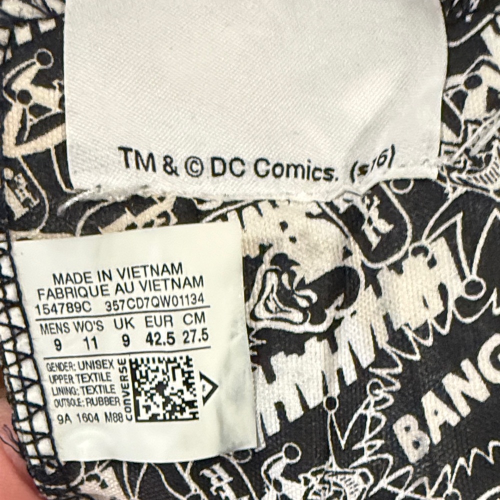 Converse Black and White Graphic high tops - Picture 2 of 12